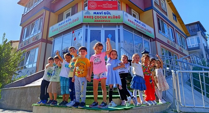 Sevgiyle büyüyen mutlu çocuklar :)